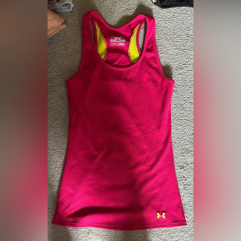 🌺 Under Armor Tank in XS, Price is firm